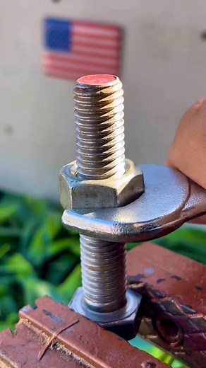 Trick to release a stuck nut Heated PVC glue method to free seized nuts on threaded rods #USA #ConstructionHack #QuickFix #ToolSmart | Master of Solution