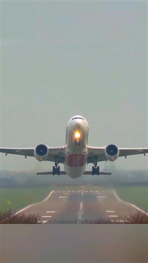 Epic Emirates 777-300ER Takeoff Moments Captured . . #fblifestyle#Emirates #Boeing777 #Powerful #Takeoff #AviationLovers #PlaneSpotting #Jet #Engines #Airplane | Airsky