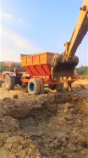 Jcb tractor loading trolley 💪🤣#jcbbaba #jcbtractor #jcb3dx #jcb #shortvideo #youtubeshorts