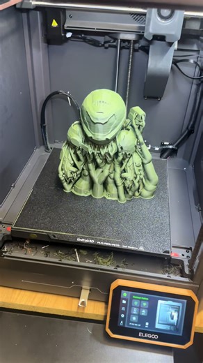 And finally I got my printer to print this guy!!! Turns out he was floating off the build plate and that’s why he kept failing while the base layer was printing! I had to drop him down below the build plate by a layer or too to get him to stick but after that and 15 hrs later BAM A doom slayer toy from the game!! #DOOM #3dprinting #3dprinter #satisfying #doomslayer @Elegoo 3D Official