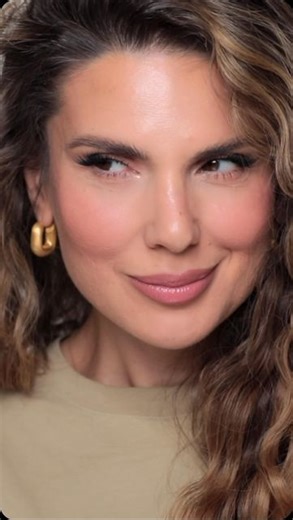 Andreea Ali | I think this is my most complimented look! Full tutorial on my YouTube channel! I’ve used: @hudabeauty Easy Blur Primer @HudaBeauty Easy... | Instagram