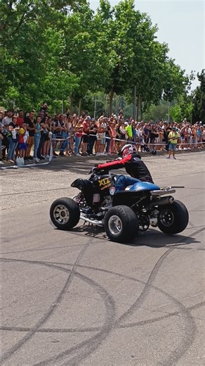 Four wheeler DRIFT and WHEELIES in Casper - WY 🇺🇸 #fourwheeler #atv #quads