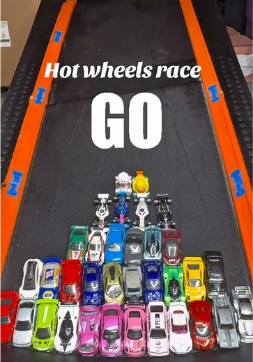 Hot Wheels Carrera Treadmill Race