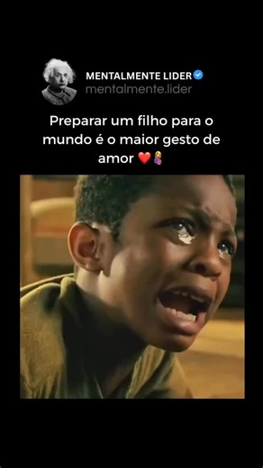 Sinopse: Baseado na vida de Ray Charles, o filme mostra sua trajetória desde a infância marcada pela perda da visão até se tornar um dos maiores gênios da música mundial. Uma história de luta, dor, amor e superação. 🍿Nesta cena: Ainda criança, Ray chora desesperado com medo de ficar cego, mas sua mãe, firme e emocionada, o ensina a se guiar sozinho pelos outros sentidos. Após o sofrimento inicial, ele consegue se adaptar e diz que “a está vendo”. ‘, deixando a mãe em lágrimas de felicidade. Via