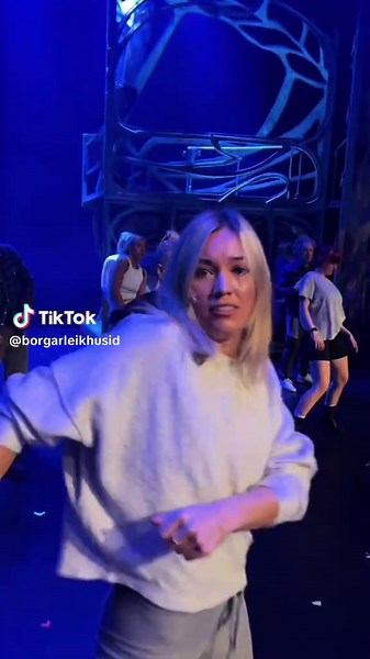 Dagur í lífi dansara í Moulin Rouge!