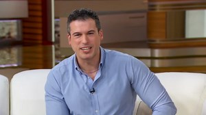 ABC News' Rachel Scott ties the knot