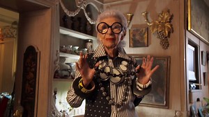 Iris Trailer Original