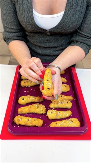 10K views · 43 reactions | The Perfect Winter Appetizer I make a tasty appetizer that defenitly looks like grinch fingers not trees | Rachel’s Kitchen | Facebook