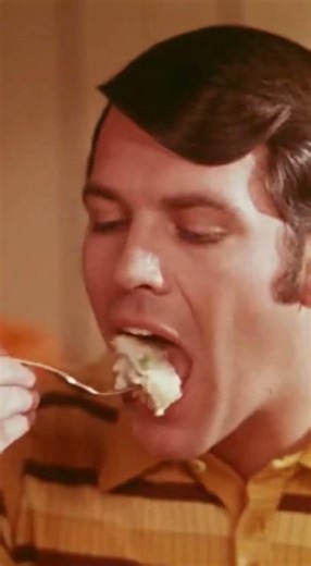 1970s Pop-Up Tuna Casserole Maker Commercial Parody | Burnt Dinner Gets a Modern Solution NEW ACTORS