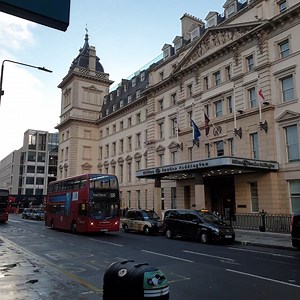 15K views · 2.1K reactions | Hilton Hotel outside Paddington Station | Wonders of London | Facebook