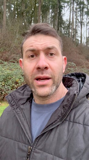 An important discussion about a traumatic situation. After more than a decade of living and working daily with large groups of dogs, often 50 to 200 at a time I was asked by hundreds of people to speak on what happened with Rafi, Odin, and Pickles. Two dogs lost their lives. A young dog is now at risk of being blamed as well as the boarding facility. And a lot of dangerous advice is circulating from people who don’t understand pack dynamics or high stress environments. Let me be clear: I’m not h