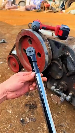 41K views · 10K reactions | ️1/2 Impact Wrench Extender Rod Perfect For Hard To Reach Areas!!! #ToolTips #DIYProjects #GarageGear #HandymanEssentials #TrendingNow #MustHaveTools | Independenct | Facebook