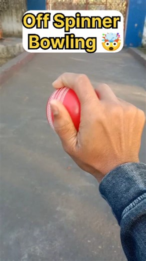 Lakshya Jha on Instagram: "Off Spinner Bowling 🤯😱 #rills #shorts #cricketlove #trending #tips #viral"