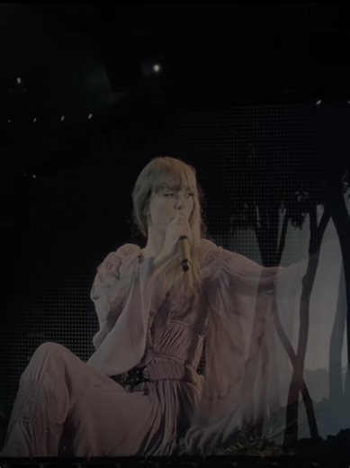 Realmente he estado haciendo cosas nuevas. 'letra modificada' @Taylor Swift #SwiftTok #theerastourtaylorswift #taymysun #🩶