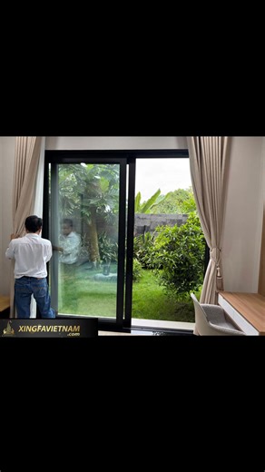 🥰Chỉ một cái nhìn bạn sẽ cảm nhận được sự khác biệt. Công trình biệt thự tại cần thơ - Cửa nhôm Xingfa C-Class chuẩn đẳng cấp Châu Âu nơi từng chi tiết đều kể một câu chuyện về sự tinh tế và sang trọng: 💎 Độ hoàn thiện tuyệt đối từng khung nhôm, từng đường keo, đều được chăm chút tỉ mỉ. 💎 Sang trọng vượt thời gian lớp sơn tĩnh điện cao cấp giữ màu bền đẹp, chống bong tróc theo năm tháng. 💎 Hoạt động êm ái, kín khít phụ kiện đồng bộ, chuẩn kỹ thuật Châu Âu, bảo vệ sự an toàn và tiện nghi cho 