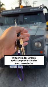 O influenciador digital Vinicius Carvalho, mais conhecido como Carro Chefe, tem atraído cada vez mais atenção nas redes sociais, não apenas por seu carisma e conteúdo criativo, mas também por um novo e inusitado "carro de passeio". Ele agora ostenta um verdadeiro carro-forte, tradicionalmente utilizado para o transporte de valores, mas que, transformado e blindado, faz parte de sua rotina diária. O veículo, inicialmente personalizado por uma empresa especializada em segurança, passou por uma nov