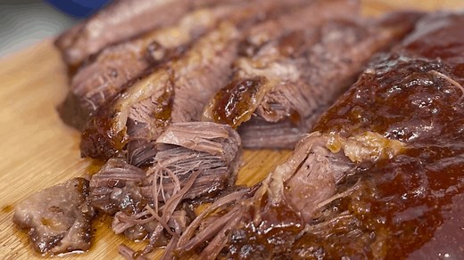❤️ 🤠 Recipe: https://www.southernplate.com/slow-roasted-beef-brisket-in-oven/ This slow-roasted beef brisket results in juicy, tender strips of beef that melt in your mouth. | Southern Plate