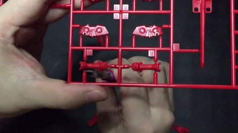 Mastering the Art of Astray Red Gundam Construction
