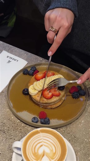 Sundays are made for pancakes. You know it, I know it, everybody knows it ❤️ #Locals #Pancakes