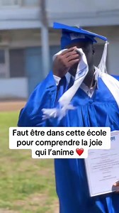 L'injs est une grande école de référence et d'excellence en côte d'Ivoire 🇨🇮 et dans la sous région qui forme des grands cadres dans divers domaines du sports et autres dans la formation des femmes. Vivons l'histoire pathétique de ce jeune senoufo qui obtient son Master dans cette prestigieuse école et ne cache pas sa reconnaissance à l'injs et sa famille. Enfin il rentre dans la vie active et professionnelle aujourd'hui maître de son destin. Dieu te bénisse abondamment et tendrement, c'est pl