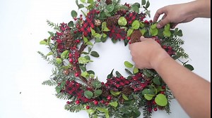 20 Inch Christmas Wreath Winter Wreath for Front Door Christmas Decorations Wood Leaves Wreath with Black and red Buffalo Check Christmas Holiday Decorations Berries and Pine Branches Pine Cone