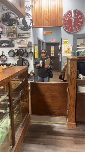 When you show up late but the fudge still has to get made 😅🍫 That’s what sweet teamwork looks like! #fudge #teamwork #pigeonforge #smokymountains #shoplocal #tennessee | Three Bears General Store