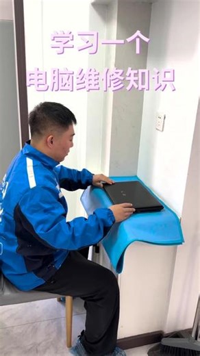 惊呆了！笔记本充不进电，不用换电池也能修 #电脑知识 #啄木鸟家庭维修 #人间观察计划 #电脑维修 #居家