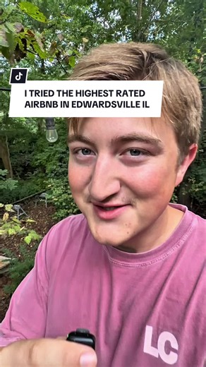 I stayed at the highest-rated Airbnb in Edwardsville, IL! This is The Woodland Suite, and with over 438 reviews, it’s maintained an incredible 4.9-star rating!! Just minutes from downtown Edwardsville, this place was amazing. Whether you’re in town visiting SIUE, looking for work, moving to the area, or just looking for a peaceful place to stay, I highly recommend checking it out. Thank you Chris & Crystal for allowing me to stay and experience the Woodland Suite! Looking to book your stay? DM m