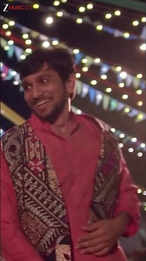 #GoriRadhaNeKadoKaan #PratikGandhi #KirtidanGadhvi #WrongSideRaju #GarbaSong #Shorts