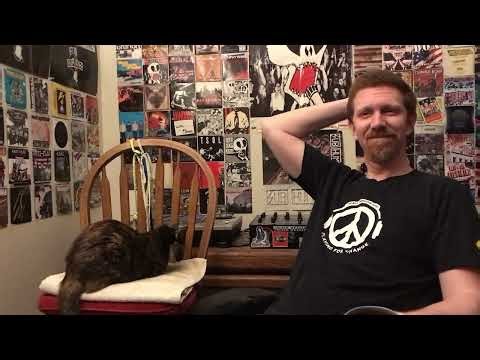 Shnootz - Reaction Video (Queen - '39)