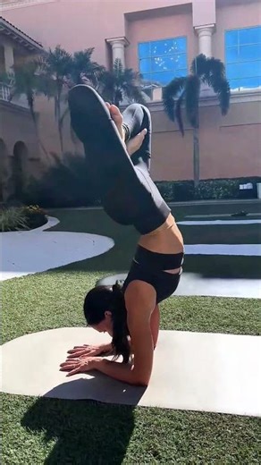 Flexibility Easy Stretch Yoga Flow #yoga #flexibility #shorts