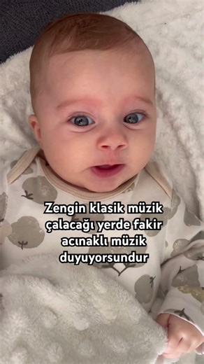 Zengin klasık müzik çalacağı yerde fakir acınaklı müzik duyuyorsundur #komikyorumlar