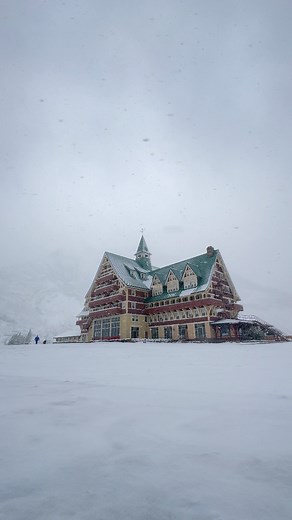 Prince Of Wales Hotel, Waterton Lakes National Park, Alberta, Canada 🇨🇦 #explorealberta #alberta #canada #waterton #watertonnationalpark #PrinceOfWalesHotel | Explore Alberta