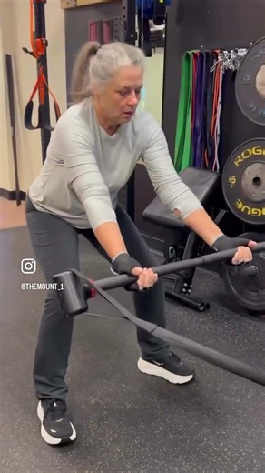 She started at 210 lbs… and changed her life.