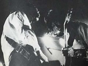 甲斐ﾊﾞﾝﾄﾞ「ﾀﾞﾆｰﾎﾞｰｲに耳をふさいで」LIVE at 1975