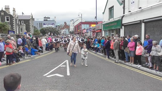 56K views · 1.6K reactions | Some more Pipe Bands taking part in the street parade following the North West Pipe Band Championships in Portrush back in 2018. | We Love Pipe Bands | Facebook