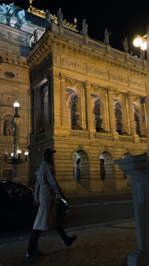 🌃 🖤 #praha #prague #praga #prag #прага #cesko #česko #czechia #czechrepublic #ceskojekrasne #pragueworld #praguecitytourism #praguecity #praguelife #praguetrip #citytourism #praguetourism #nightlife #nightvideo #nightout #mood #fyp #cityofprague #praguecitytourism #trams #tram #tramvaje #storm | Prahama.cz