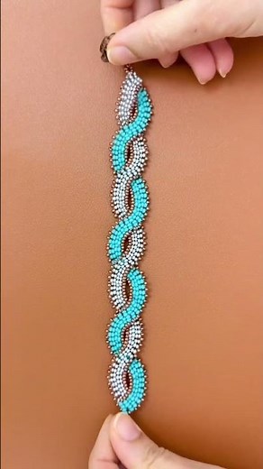 Wavy Bracelet || DIY Beaded Bracelet