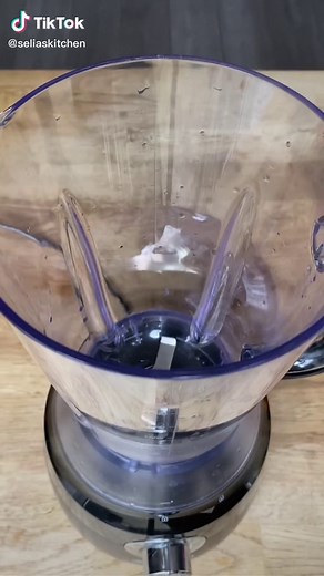 This sound goes hard though… but try out this orange smoothie! 🧡 #UARushChallenge #wellnesstiktok #orangesmoothie #smoothierecipes #healthysmoothies #healthyrecipes #healthylifestyle #thatgirllifestyle