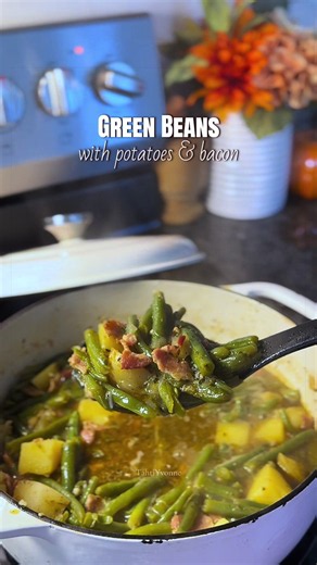 These green beans are always a hit any time that I cook them. I think they’re the perfect addition for Sunday dinner 🤎 Here’s the recipe: 2 lbs fresh green beans 1 lb thick cut bacon, sliced 4-5 yellow potatoes, diced 1.5 Tbsp better than bouillon roasted chicken base 4-5 cups water Half a large yellow onion, diced 2 Tbsp minced garlic Fresh thyme 2 Tbsp complete seasoning 1 tsp Italian seasoning Half a tsp smoked paprika Pepper to taste *any additional salt to taste if needed* Chop the bacon a