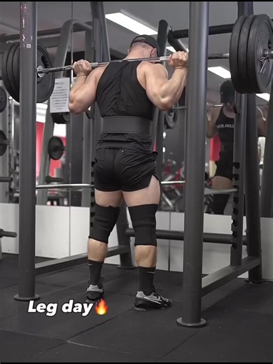 Confident Gym Girl Vibes Discipline Feels Boring — Until It Wins 🕰️ There was a phase where training felt repetitive. Same exercises. Same structure. Same routine. No hype. No dramatic transformation. Just work. That’s when most people quit. But I stayed. And that’s when everything changed. Because results don’t come from excitement. They come from repetition. Secret tip 💡 If you feel bored, you’re probably doing it right. Mastery is repetitive. Secret tip 💡 Log your lifts weekly. When you se