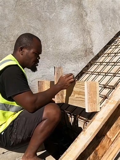 Building a Concrete Staircase part 4 Nailing up the Riser Boards and Column #davisfamilylife #construction #building #jamaica #stairs