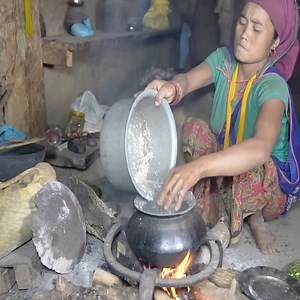 Cutting grass by using primitive technology Village life | Traditional Life TV