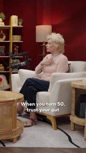 Who says you can’t switch up your style? #LoriGoldstein says go for it 👍 The legendary fashion stylist & designer of LOGO by Lori Goldstein sits down with #MelissaRivers to talk about gaining confidence with age, advice for her younger self, and so much more 🎙️Stream