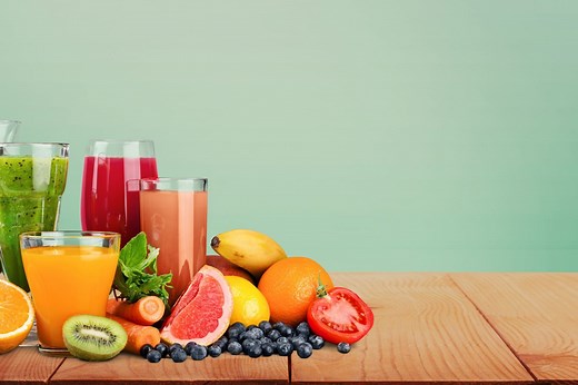 Is Juicing or Blending Healthier for You?