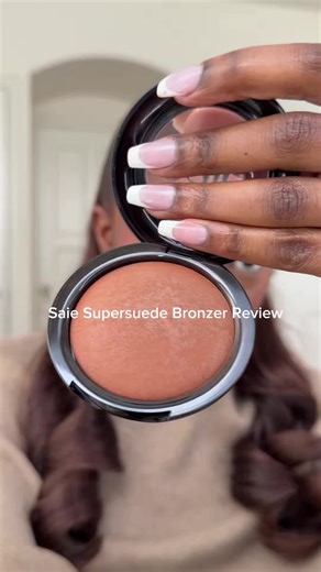 My thoughts on the new @Saie powder bronzers ~ very lightweight, no muddy finish so perfect for everyday. However, I do think that two or more deeper shades are needed for those who are darker than me to have a shade as well x #makeupreview #newproduct #makeuptutorial