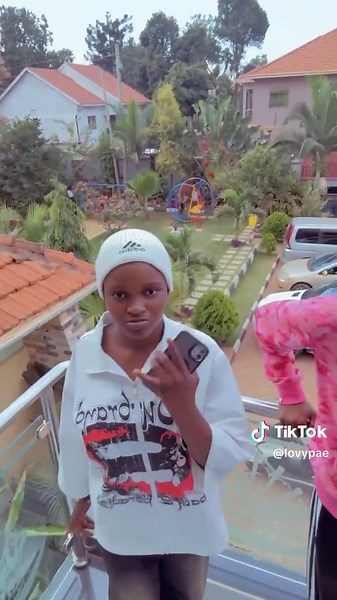 Tetubatya ba fake yuti know ur levels en stop clinging on pipo mugye mpola👊