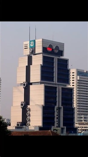 The Robot Building travels back in Time