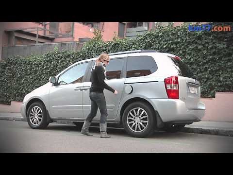 KIA Carnival 2011. Puertas correderas y ventanillas automáticas.