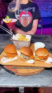 🍻NOVO PUB EM MANAUS ⤵️ 📍AV. Carvalho Leal 1350-Cachoeirinha 🕦 Segunda a Sábado ( Almoço) 11:00 às 14:00 🕦 Quinta a sábado (Pub) 18:00 às 03:00 Pedidos ⤵️ 🍤 Camarão alho e óleo 40,00 🥩Isca mista 40,00 🍔Delux Burger 25,00 (São 3 mini hambúrgueres) 🍹 Nevada 18,00 🍹Buiatty salt beer 18,00 🍹Lá coronita 15,00 🍹caipirosca fruta 22,00 🍹Me surpreenda 35,00 . . . . #ondecomeremmanaus #dicasmanaus #churrascomanaus #oquefazeremmanaus #petiscos #restauranteemmanaus #pubmanaus #buiattypub #manaus 